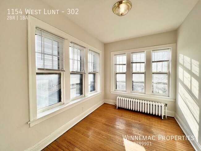 Building Photo - 1154 West Lunt-302