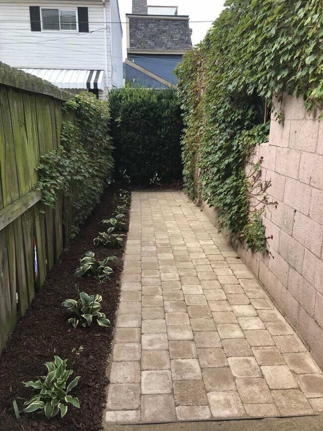 Patio trasero - 4937 Hatfield St