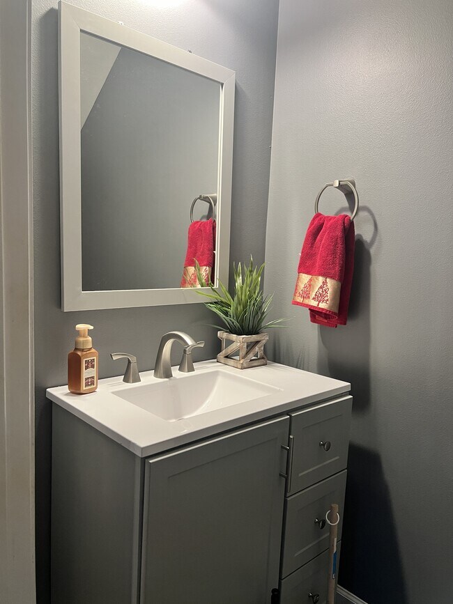 Foto del edificio - 6005 Fiori Dr