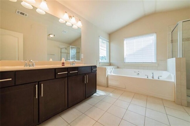 Building Photo - 1578 Scenic Pines Dr