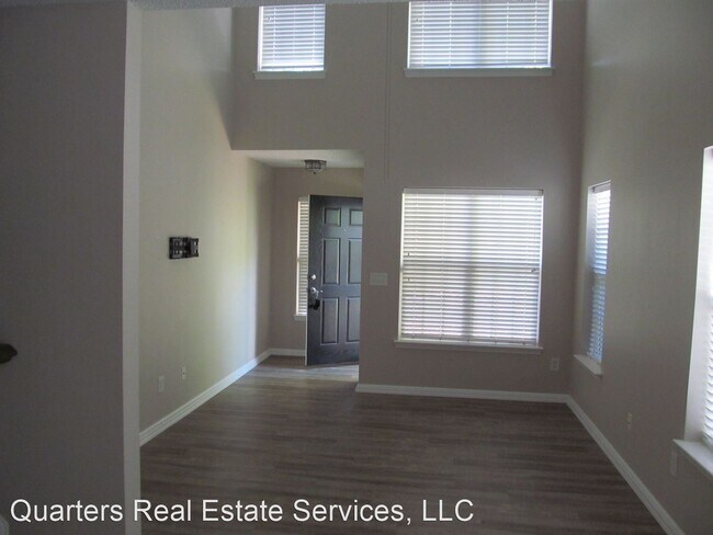 Building Photo - 3 br, 2.5 bath House - 1133 Academic Dr.