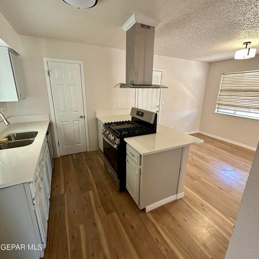 Foto principal - 10457 McCormick Ln
