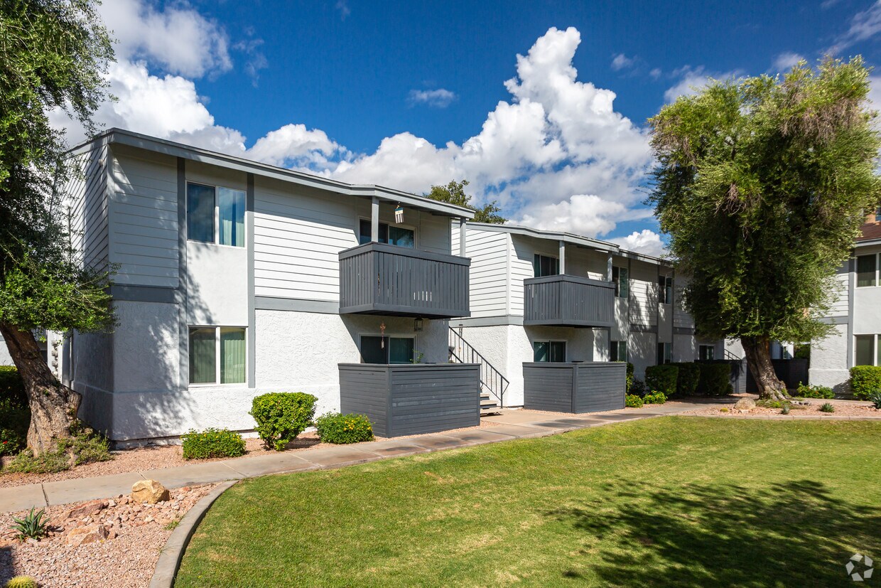 Arcadia Walk Apartments 2606 N 44th St Phoenix, AZ