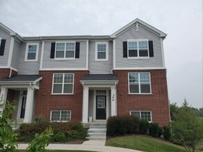 Building Photo - 300 Timberleaf Cir