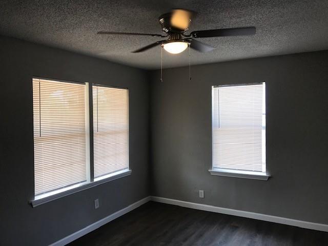 Foto del edificio - 2417 Lowriemore Ln