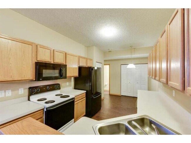 Building Photo - 1604 Liberty Cir