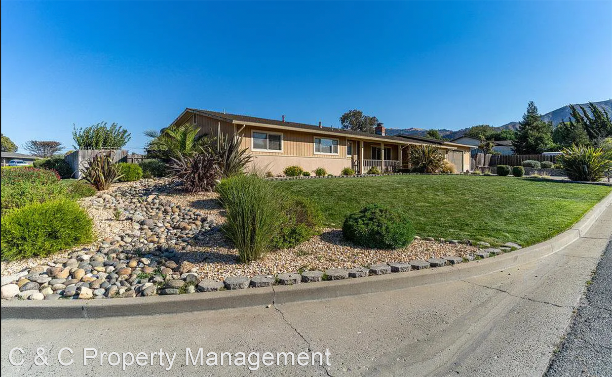 4 br, 2 bath House 22115 Berry Dr House Rental in Salinas, CA