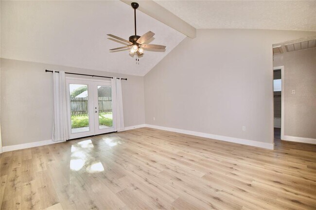 Foto del edificio - 16710 Rippling Mill Dr