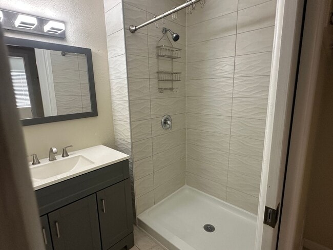 Building Photo - 2 Bedroom 2 Bathroom in Winter Haven