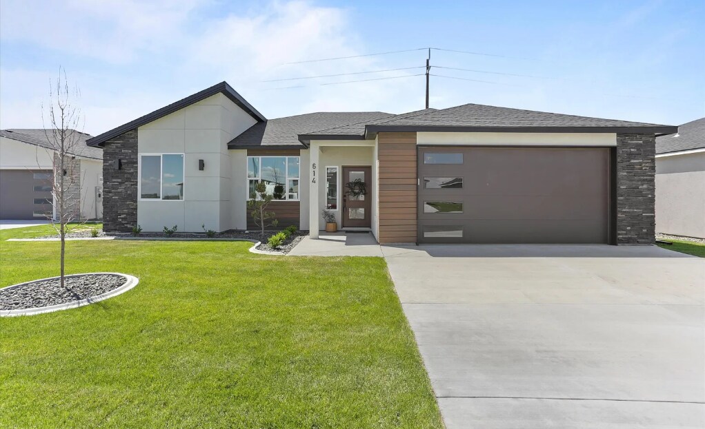 Foto principal - 614 Caridad Ct