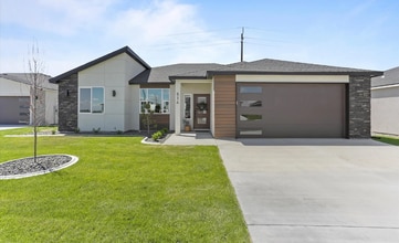 Building Photo - 614 Caridad Ct