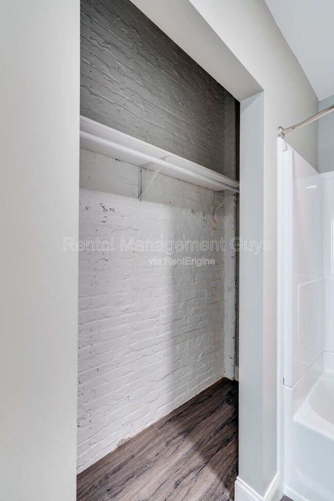 Building Photo - 340 N Sibley St