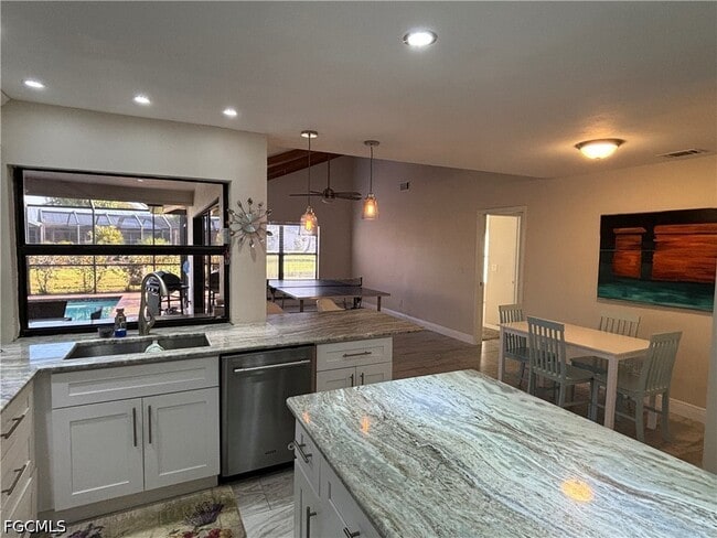 Foto del edificio - 5740 Sandpiper Pl