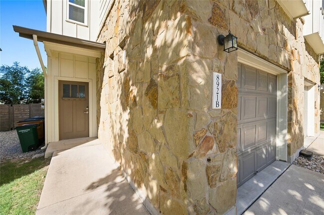 Building Photo - 8921 Parker Ranch Cir