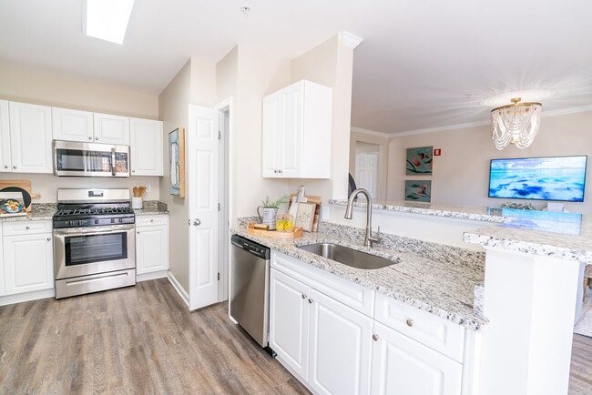 Building Photo - The Ledges Apartment Homes
