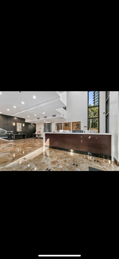 Foto principal - 3481 Lakeside Dr NE