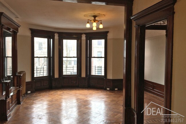 Building Photo - 1299 Dean St