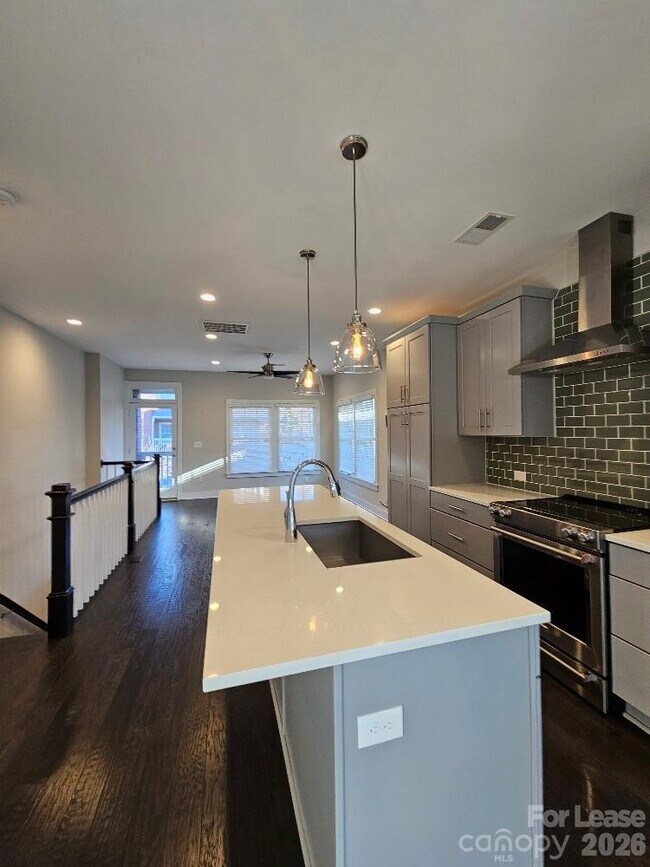 Foto del edificio - 1202 Macomb Pl