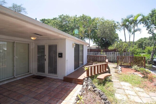 Foto del edificio - 909 NE 12th Ave