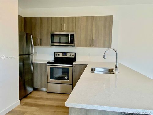 Foto del edificio - 171 NW 158th St