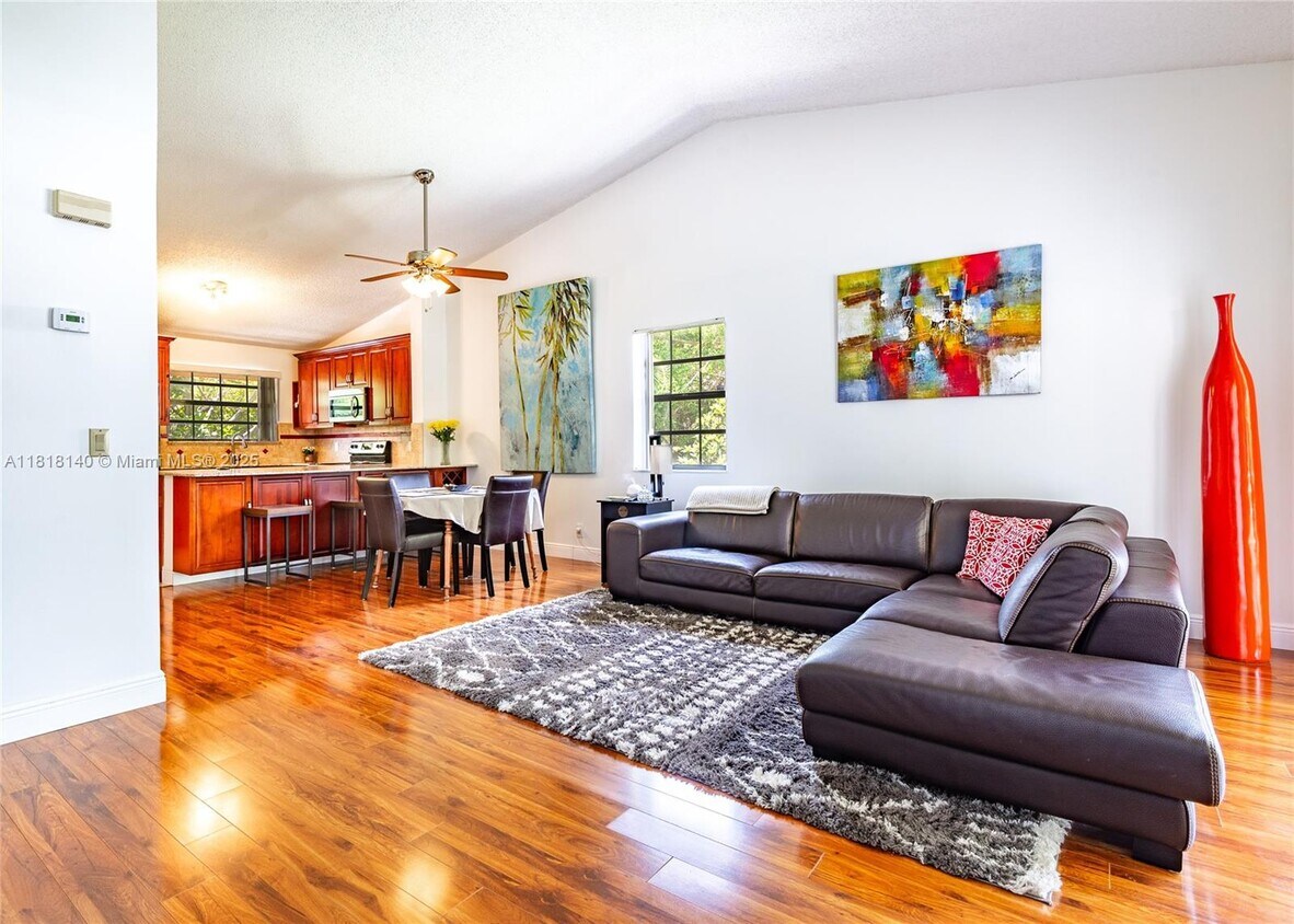 Primary Photo - 1412 Congressional Way