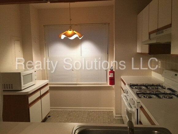 Foto del edificio - 2405 Thistledown Ct