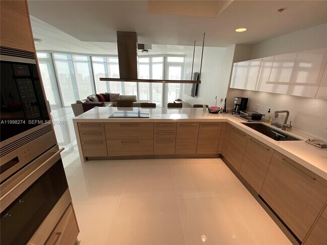 Foto del edificio - 17301 Biscayne Blvd