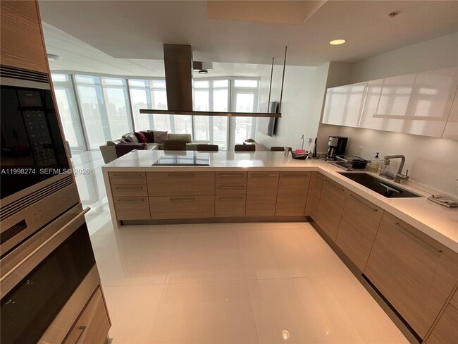 Building Photo - 17301 Biscayne Blvd