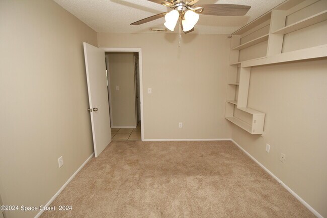 Foto del edificio - 3222 Galleon Ave NE