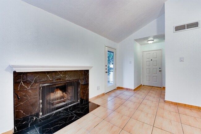 Building Photo - 2021 Spenwick Dr