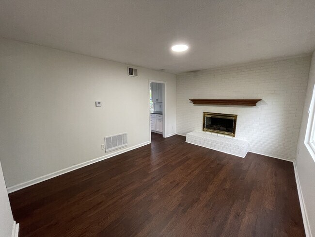 Building Photo - 2866 Northglen Dr