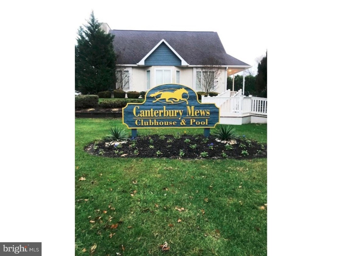 Foto principal - 1014 Hillsboro Ct