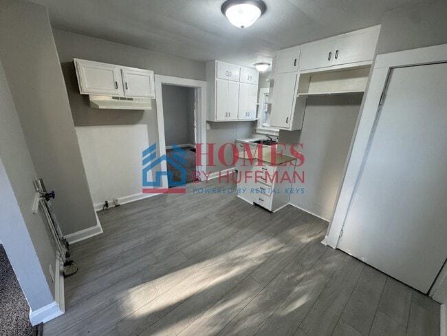Building Photo - Two Bedroom | Garage | Move In Ready