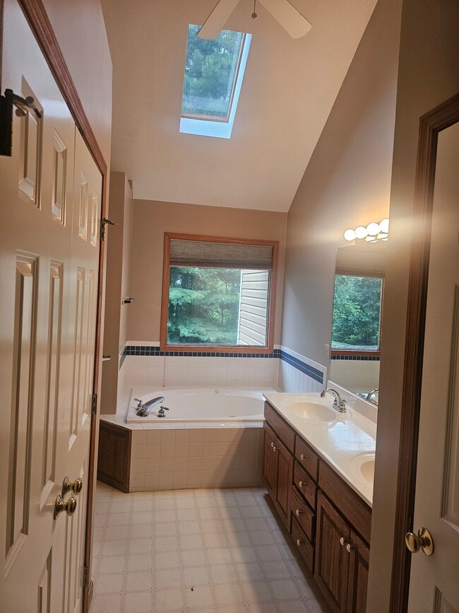 Building Photo - 4403 Windsor Ct