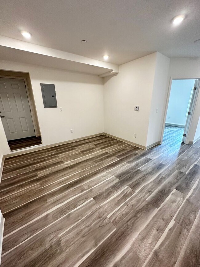 Foto del edificio - 1780 McKinnon Ave,