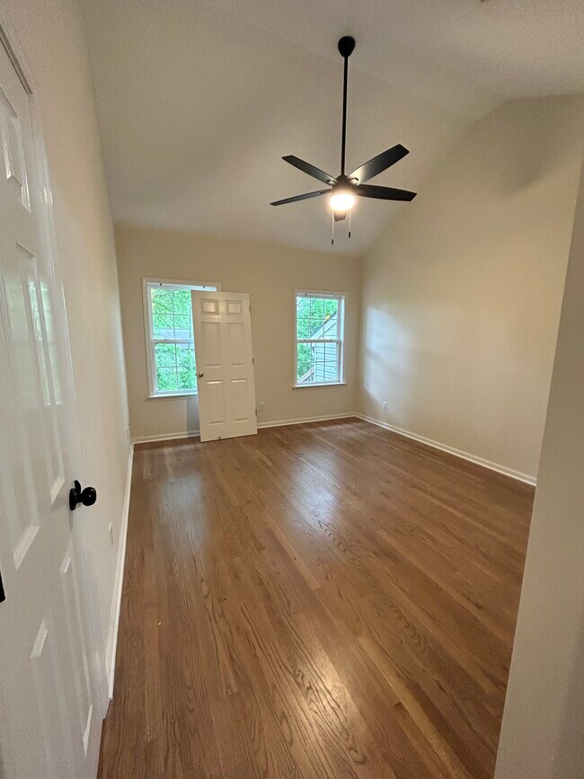 Building Photo - 1107 Cashmere Dr