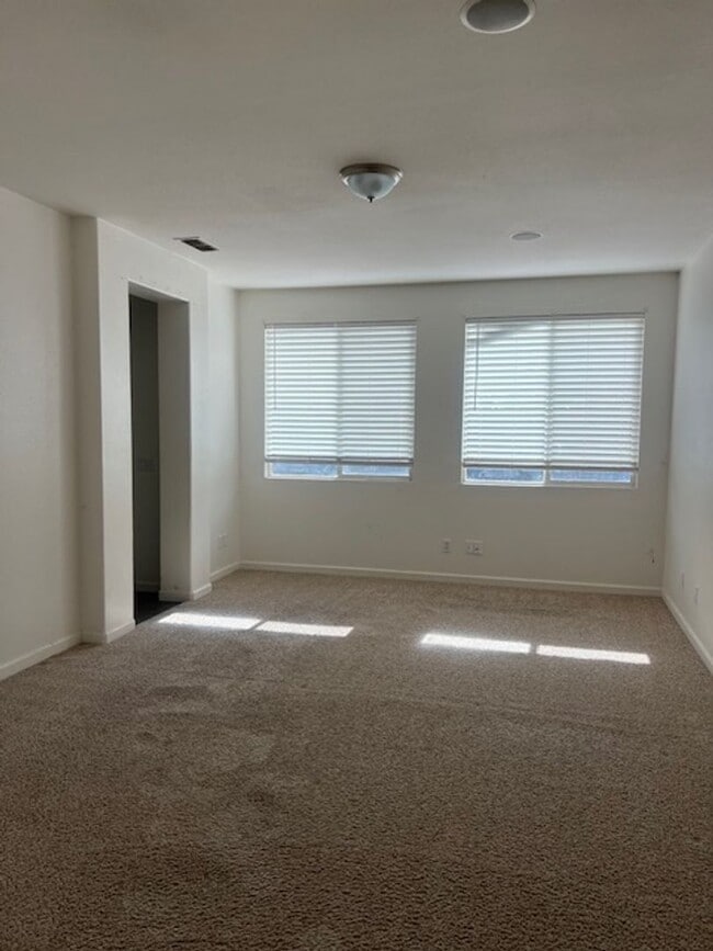 Building Photo - 3-Bedroom Natomas Home—Move-In Ready