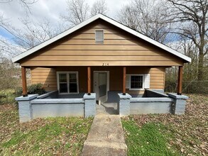 Building Photo - 214 Keeling Rd