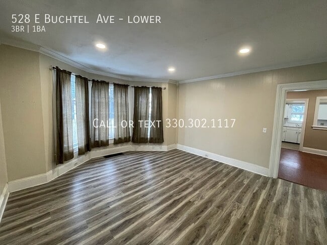 Building Photo - Two bedroom one bathroom first level apart...