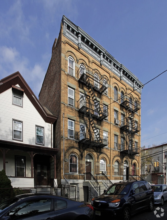 Primary Photo - 145 - Chestnut Apartments