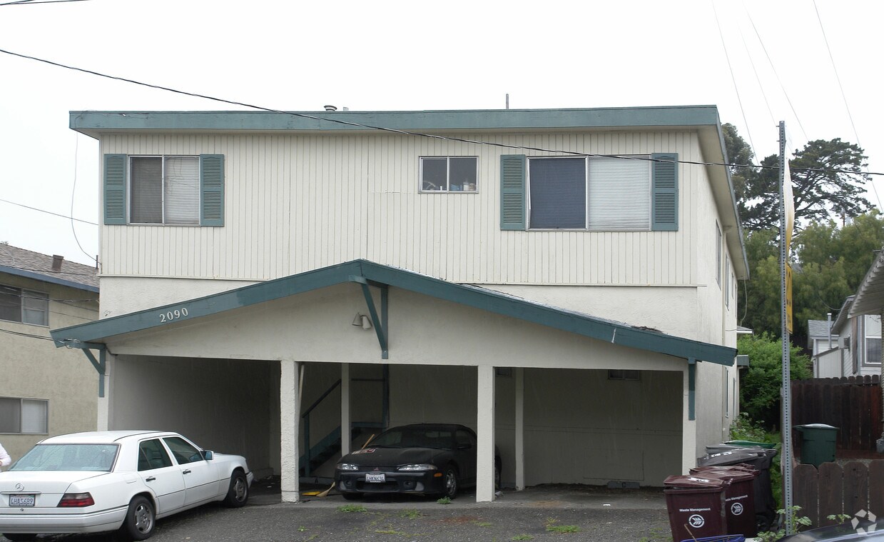 Primary Photo - 2090 Regent Way