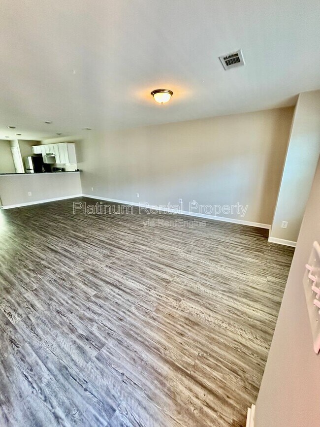 Foto del edificio - 4456 Pinscher St