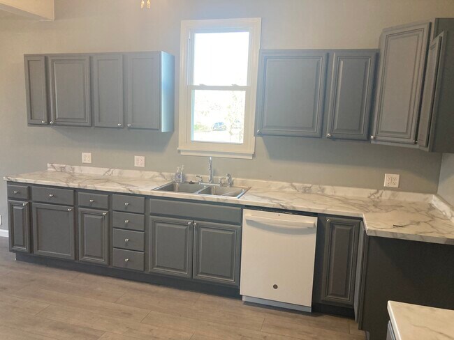 Foto del edificio - 8 N Indiana Ave