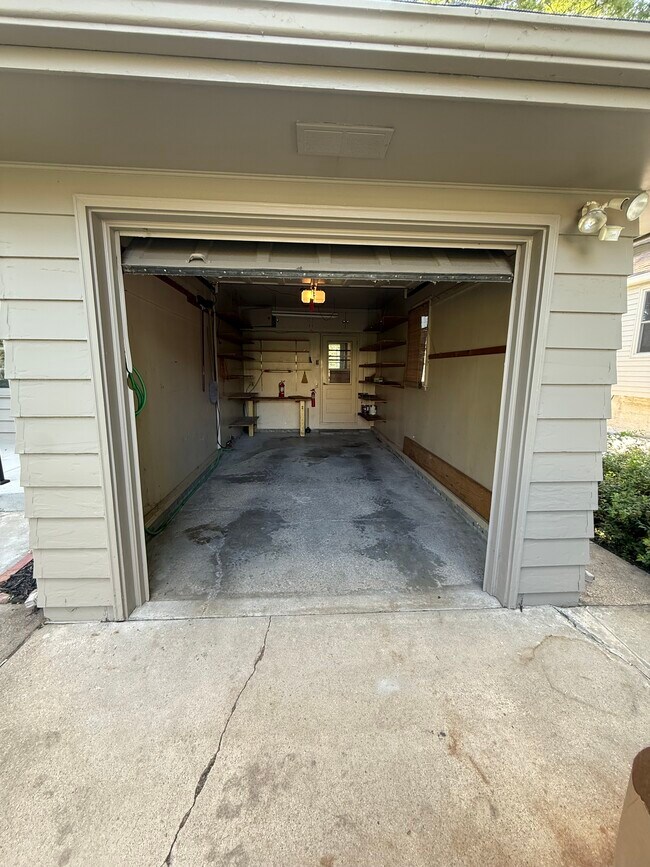 Building Photo - 2020 N 61st St