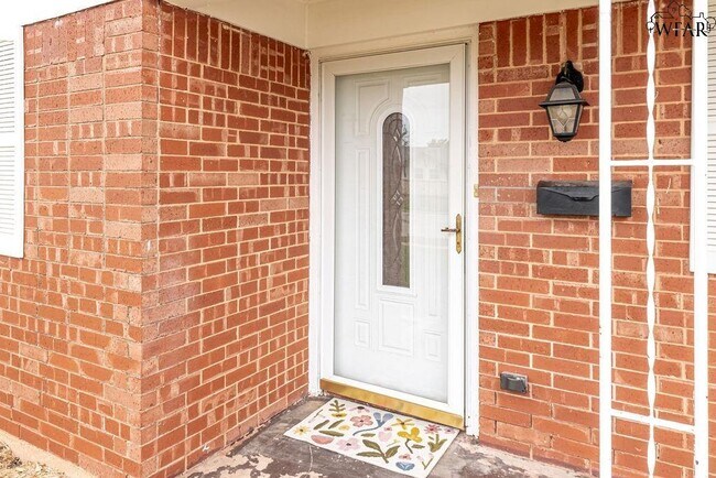 Foto del edificio - 4024 Hooper Dr