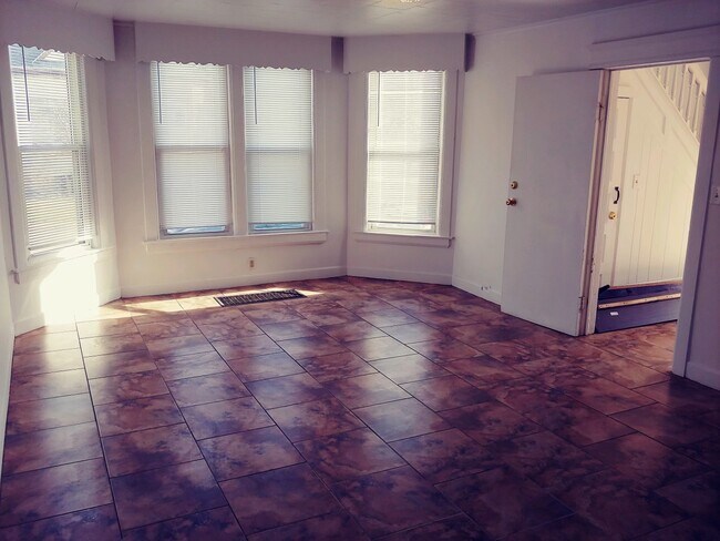 Foto del edificio - 91 Crocker Blvd