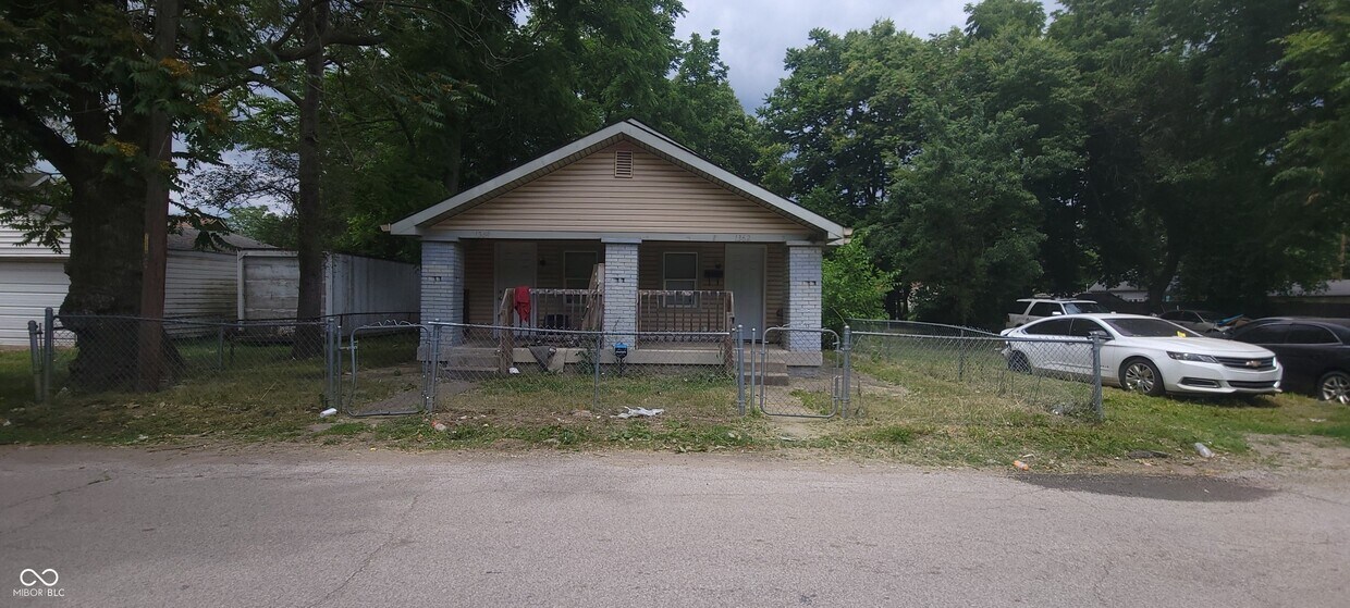 Primary Photo - 1364 W 22nd St