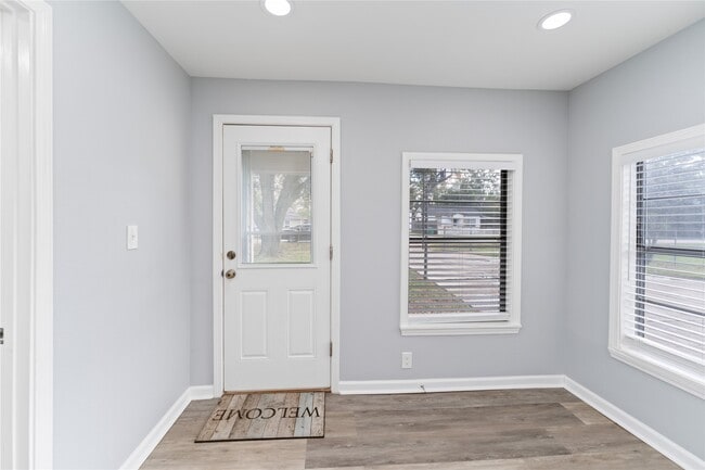 Building Photo - 9946 Algiers Rd