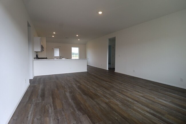 Building Photo - Bixby New Construction Ready for Immediate...