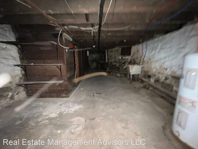 Building Photo - 3 br, 1 bath House - 32 North Salford Street